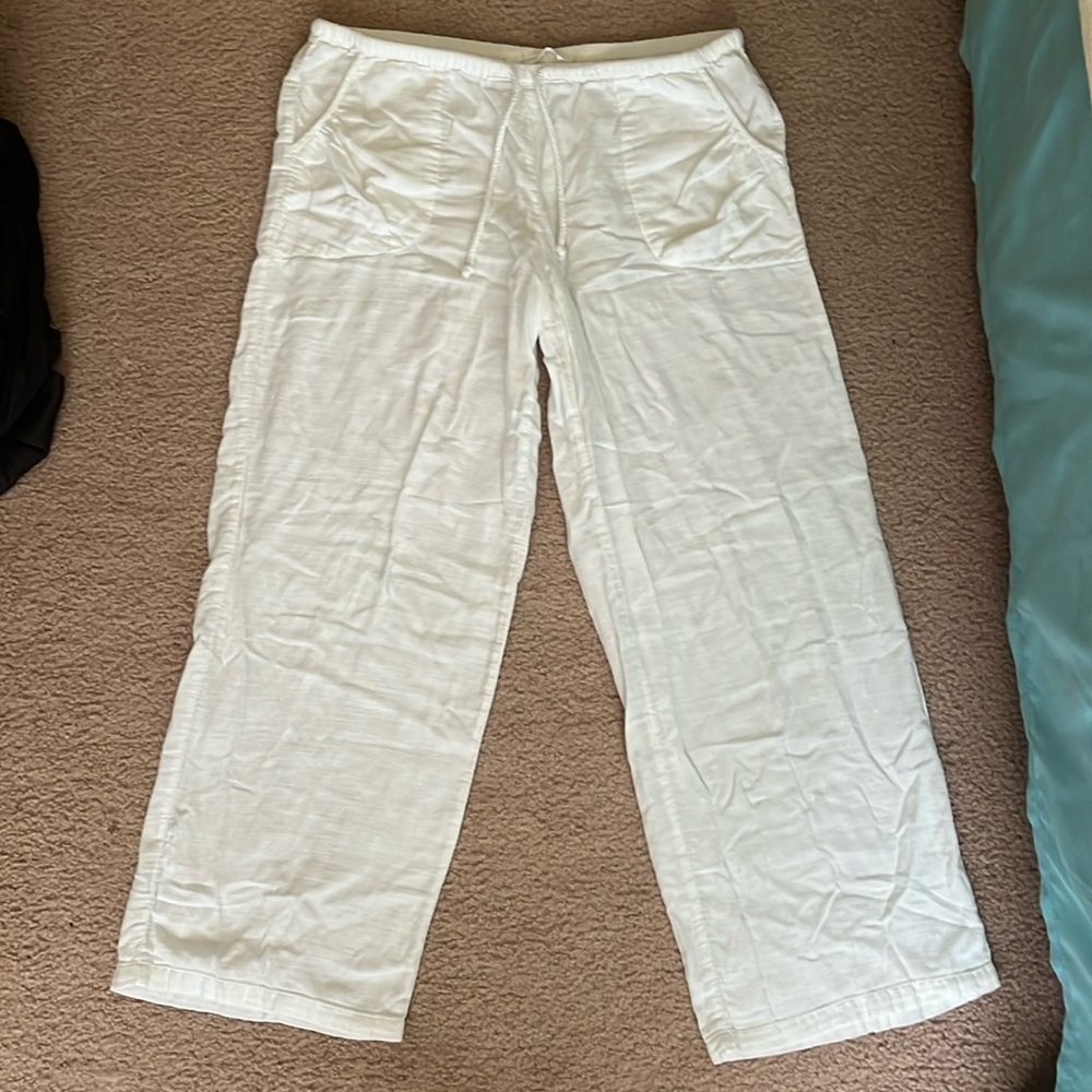 white cotton pants